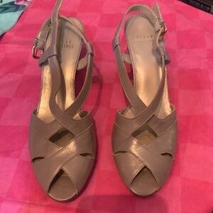 Stuart Weitzman Muted Gold Shimmer Heeled Sandals Shoes Size 7.5